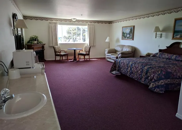 Lighthouse Inn
