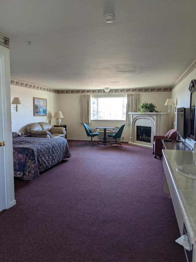 Lighthouse Hotel